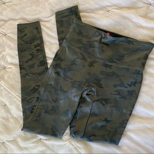 Spanx Faux Leather Camo Legging Matte Green Camo S